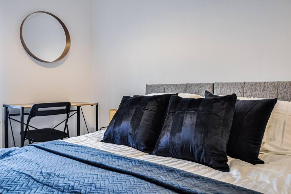 Entire Apartment Sleeps 4 Near The River Thames - #1515 Maidenhead Exterior photo