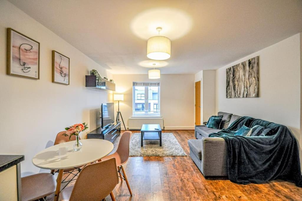 Entire Apartment Sleeps 4 Near The River Thames - #1515 Maidenhead Exterior photo