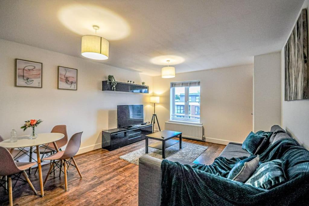 Entire Apartment Sleeps 4 Near The River Thames - #1515 Maidenhead Exterior photo